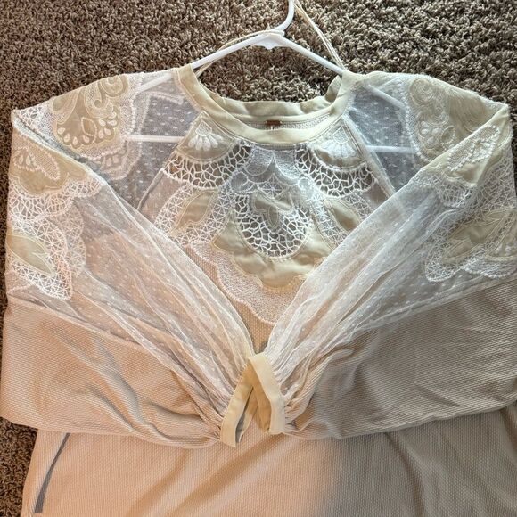 Free People NWOT Toni Top Cream Mesh Lace Relaxed Fit Size Small oversized - Picture 5 of 6